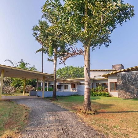 Jay House By Stayvista - Leisure Oasis With Pool, Snooker, Table Tennis & Foosball Fun آليباغ المظهر الخارجي الصورة